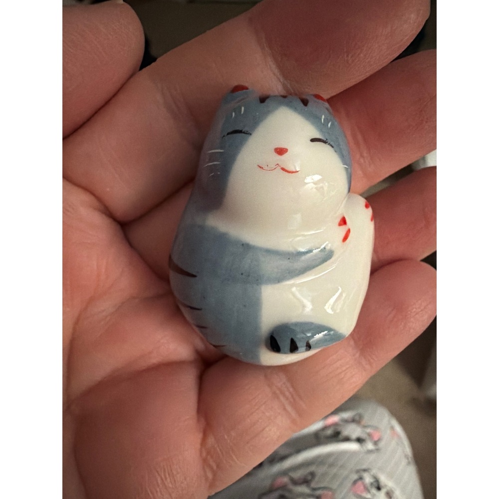 Lucky Cat Chopstick Holder Rest Ceramic Figure Gray White New‎